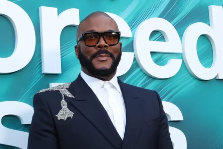 Tyler Perry Faces $260 Million Lawsuit Alleging Sexual Harassment and Retaliation by 'The Oval' Actor Derek Dixon
